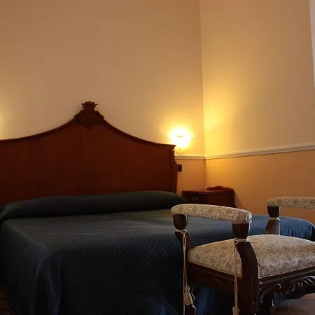 Le Ancore Hotel Giugliano In Campania